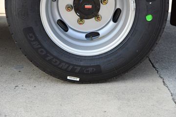 ����HOWO�Ῠ����M2 2.3L���� 148���� ������5�� 4.15�׵�����ʽ�ῨͼƬ