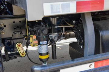 ����HOWO�Ῠ����M2 2.3L���� 148���� ������5�� 4.15�׵�����ʽ�ῨͼƬ