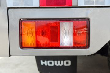 ����HOWO�Ῠ����M2 2.3L���� 148���� ������5�� 4.15�׵�����ʽ�ῨͼƬ