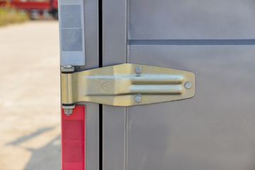 ����HOWO�Ῠ����M2 2.3L���� 148���� ������5�� 4.15�׵�����ʽ�ῨͼƬ