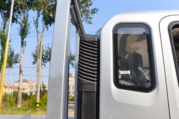����HOWO�Ῠ����M3 2.3L���� 148���� ������8�� 4.15���Ű������ῨͼƬ