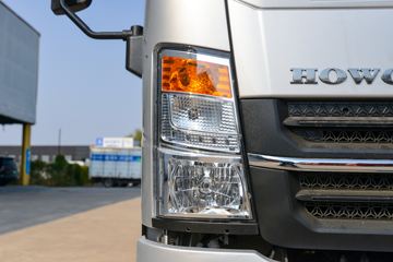����HOWO�Ῠ����M3 2.3L���� 148���� ������8�� 4.15���Ű������ῨͼƬ