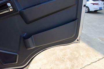 ����HOWO�Ῠ����M3 2.3L���� 148���� ������8�� 4.15���Ű������ῨͼƬ