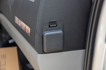 ����HOWO�Ῠ����M3 2.3L���� 148���� ������8�� 4.15���Ű������ῨͼƬ