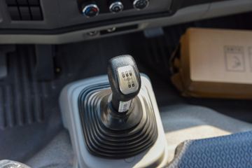 ����HOWO�Ῠ����M3 2.3L���� 148���� ������8�� 4.15���Ű������ῨͼƬ