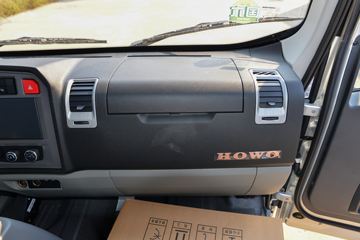����HOWO�Ῠ����M3 2.3L���� 148���� ������8�� 4.15���Ű������ῨͼƬ