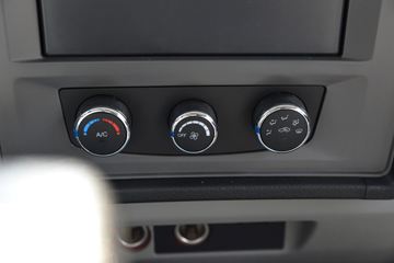 ����HOWO�Ῠ����M3 2.3L���� 148���� ������8�� 4.15���Ű������ῨͼƬ