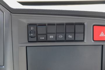 ����HOWO�Ῠ����M3 2.3L���� 148���� ������8�� 4.15���Ű������ῨͼƬ