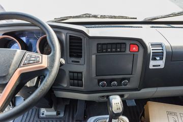 ����HOWO�Ῠ����M3 2.3L���� 148���� ������8�� 4.15���Ű������ῨͼƬ