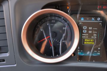 ����HOWO�Ῠ����M3 2.3L���� 148���� ������8�� 4.15���Ű������ῨͼƬ