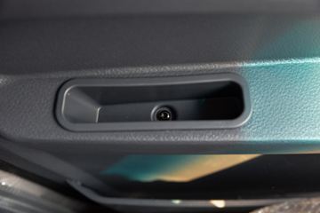 ����HOWO�Ῠ����M3 2.3L���� 148���� ������8�� 4.15���Ű������ῨͼƬ