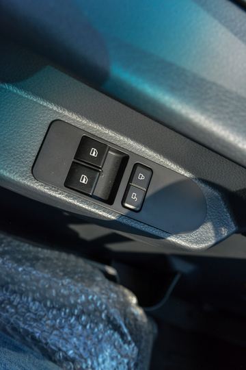 ����HOWO�Ῠ����M3 2.3L���� 148���� ������8�� 4.15���Ű������ῨͼƬ