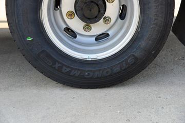 ����HOWO�Ῠ����M3 2.3L���� 148���� ������8�� 4.15���Ű������ῨͼƬ