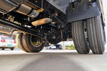����HOWO�Ῠ����M3 2.3L���� 148���� ������8�� 4.15���Ű������ῨͼƬ