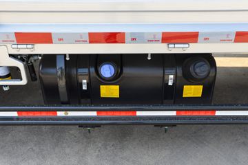 ����HOWO�Ῠ����M3 2.3L���� 148���� ������8�� 4.15���Ű������ῨͼƬ