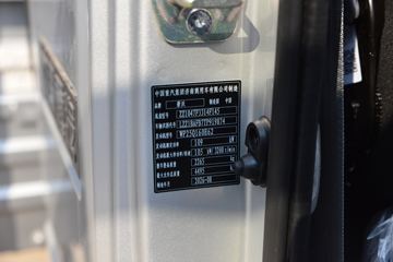 ����HOWO�Ῠ����M3 2.3L���� 148���� ������8�� 4.15���Ű������ῨͼƬ