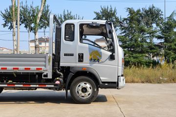 ����HOWO�Ῠ����M3 2.3L���� 148���� ������8�� 4.15���Ű������ῨͼƬ