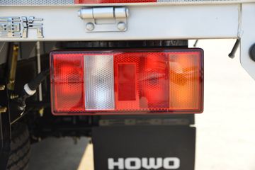 ����HOWO�Ῠ����M3 2.3L���� 148���� ������8�� 4.15���Ű������ῨͼƬ