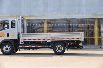����HOWO�Ῠ����M3 2.3L���� 148���� ������8�� 4.15���Ű������ῨͼƬ