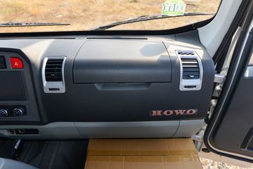 ����HOWO�Ῠ����M3 2.3L���� 148���� 6�� 3.85���Ű������ῨͼƬ