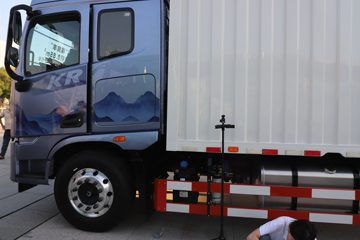 �������ó� ���KR 2026�� 7L���� 380���� 4X2 ��ʿ��10�� AMT�Զ��� �߶�˫�� 9.8����ʽ�ػ���ͼƬ