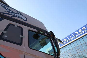 һ�����J7 ����� 15.6L LNG 660���� 6X4 һ�����12�� ǣ����ͼƬ