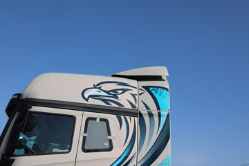 һ�����J7 ����� 15.6L LNG 660���� 6X4 һ�����12�� ǣ����ͼƬ