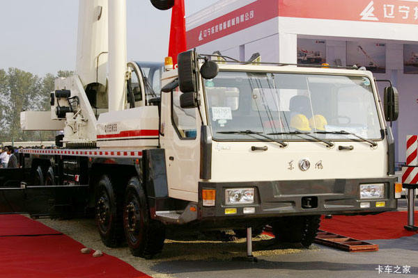 抚挖重工--汽车起重机 吊车