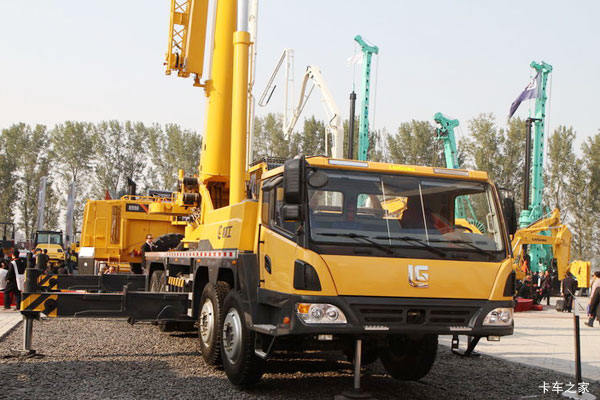 柳工70吨级 吊车