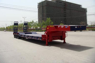 16米系列&nbsp;低平板半挂车图片