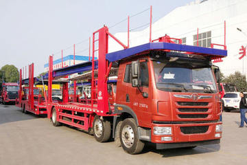 湖北程力(程力威牌)青岛解放底盘中置轴车辆运输车