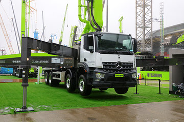 中联重科奔驰底盘 泵车泵车