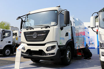 东风商用车底盘&nbsp;吸尘车图片