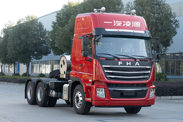 F200 牵引车图片