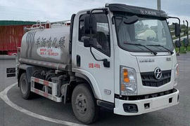 湖北大运翼途洒水车/喷洒车图片