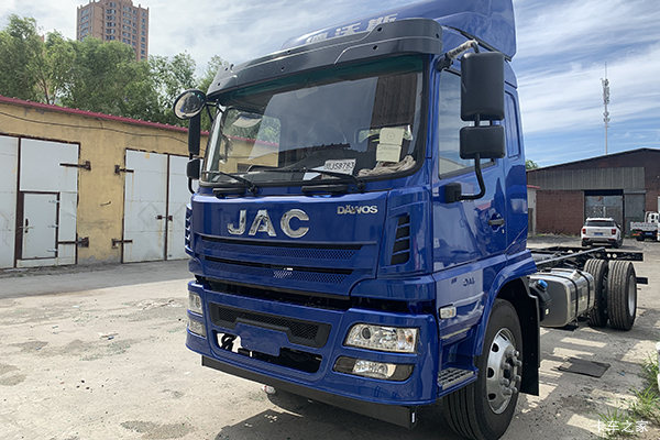 江淮德沃斯德沃斯L9中卡