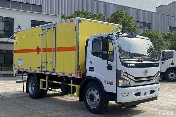 东风多利卡底盘爆破器材运输车