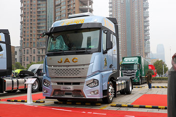 星耀X7&nbsp;牵引车图片