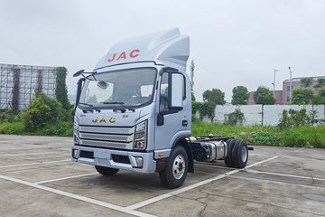 骏铃A9&nbsp;载货车图片