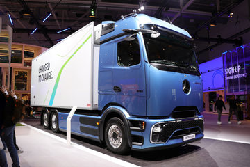 奔驰eActros 电动冷藏车图片