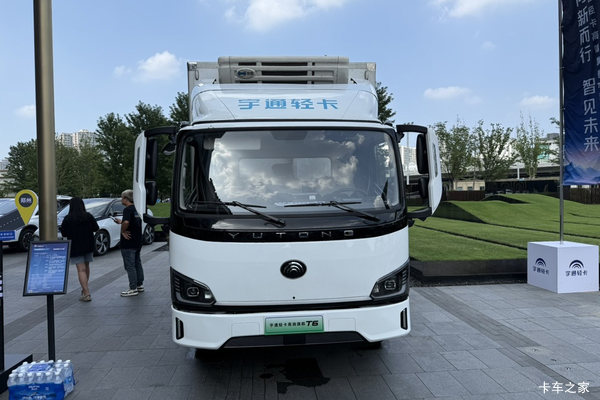 宇通轻卡T6电动冷藏车图片