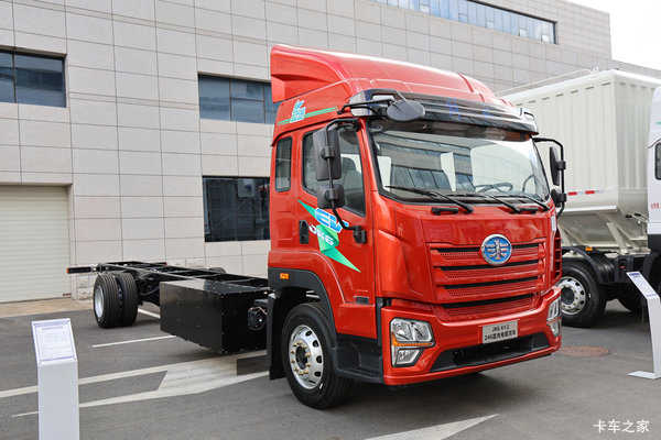 青岛解放JK6电动载货车