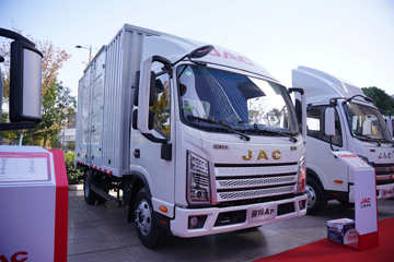 骏铃A7&nbsp;载货车图片