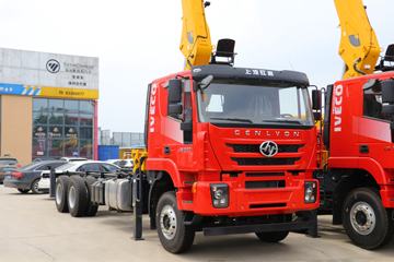 上汽红岩底盘&nbsp;随车吊图片