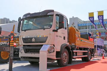 重汽豪沃底盘 泵车 泵车图片