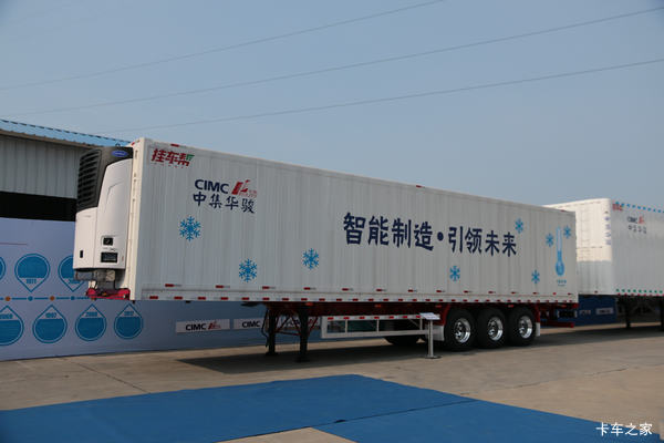 中集华骏13.6米系列厢式半挂车图片