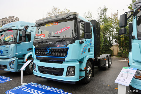 陕汽德龙新M3000E电动牵引车