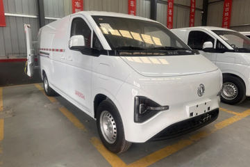 V7&nbsp;电动封闭厢货图片