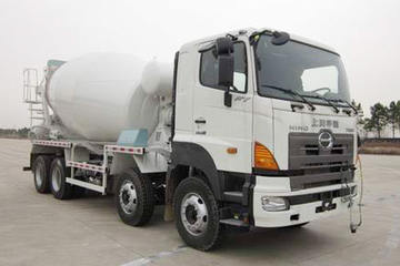 日野底盘&nbsp;混凝土搅拌车图片