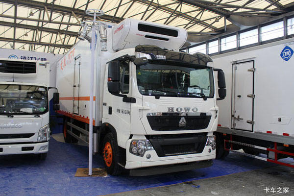 镇江飞驰(飞球牌)重汽豪沃(HOWO)底盘
